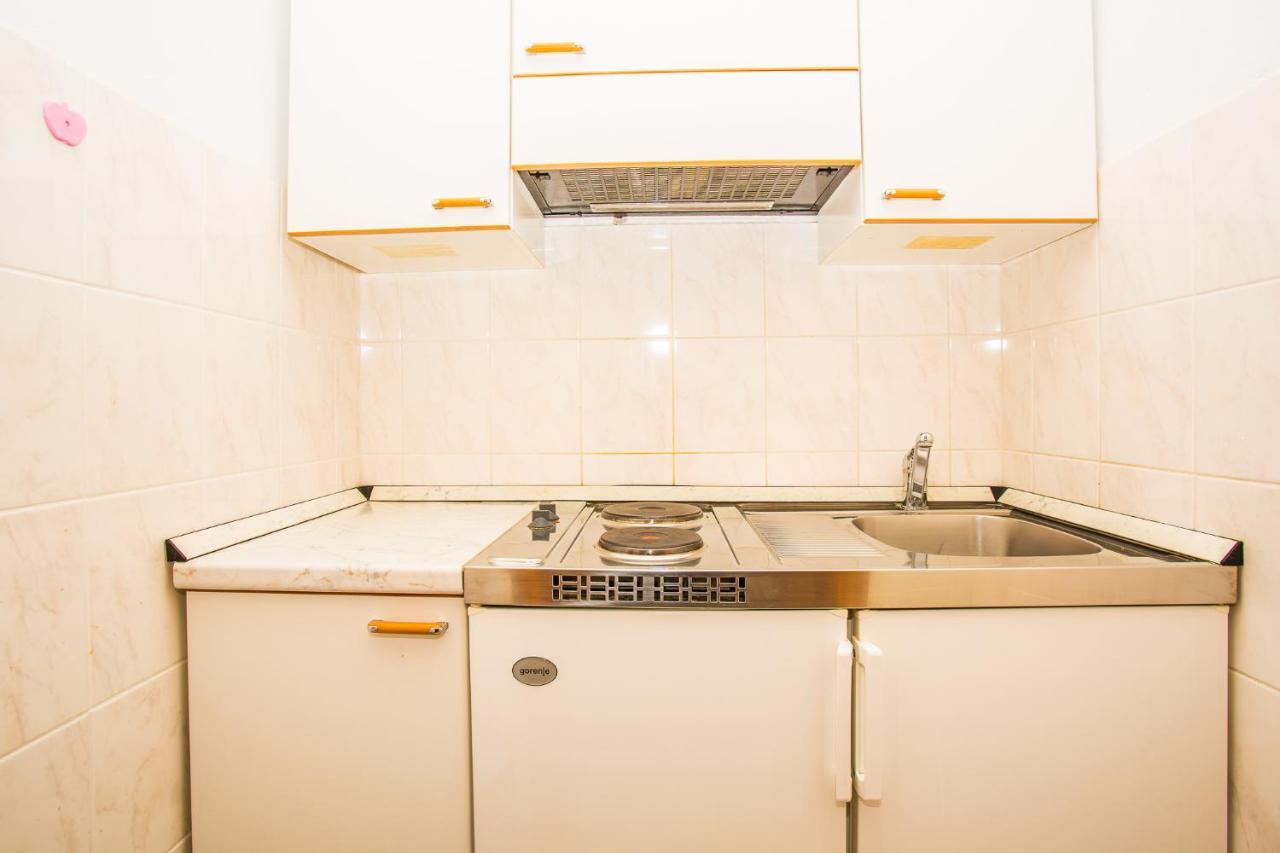 Apartmani Pava Omis Luaran gambar