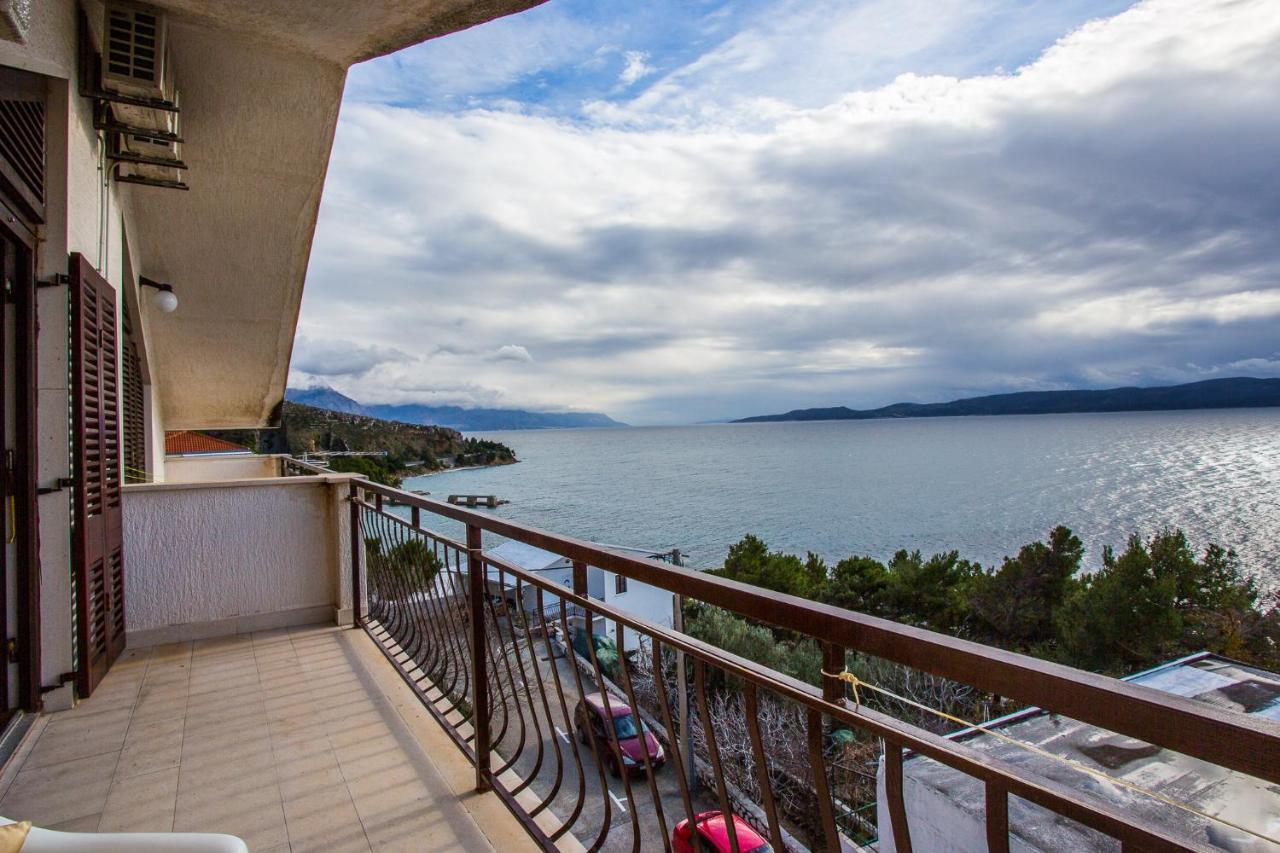 Apartmani Pava Omis Luaran gambar