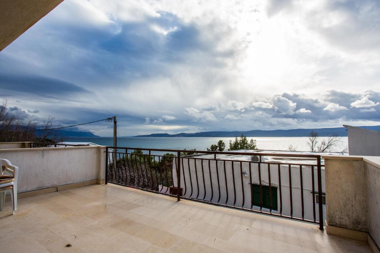 Apartmani Pava Omis Luaran gambar