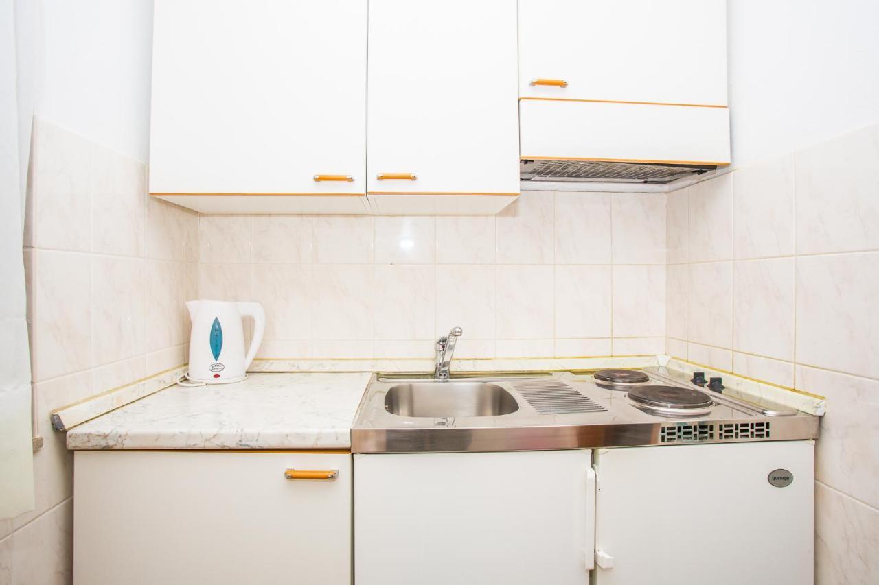 Apartmani Pava Omis Luaran gambar